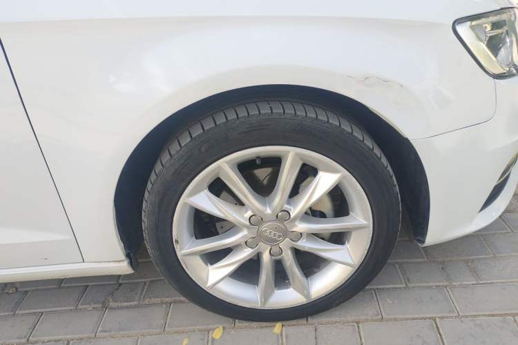 Used Audi A3 2015 Sportback 35 TFSI Millionth Anniversary Comfort Model Right Front Wheel Hub