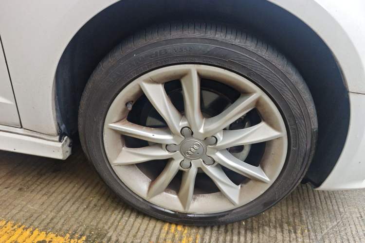 Used Audi A3 2015 Sportback 35 TFSI Millionth Anniversary Comfort Model Right Front Wheel Hub