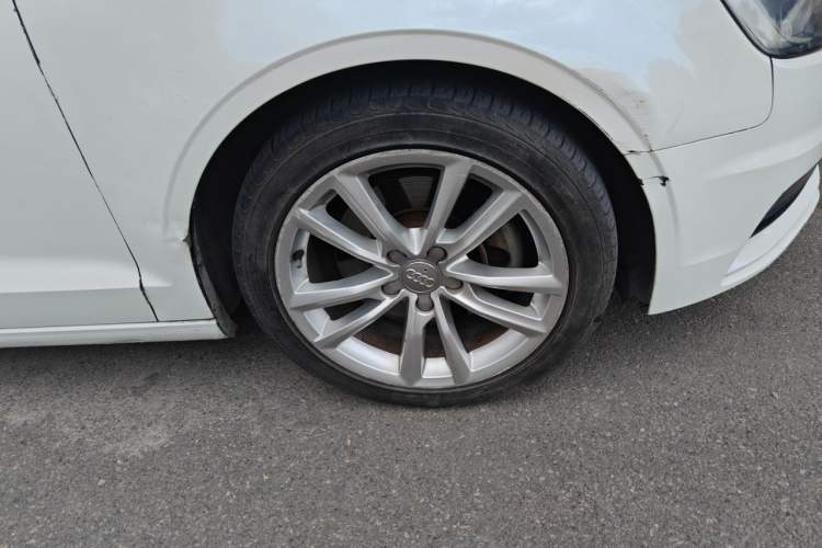 Used Audi A3 2015 Cabriolet 40 TFSI Right Front Wheel Hub