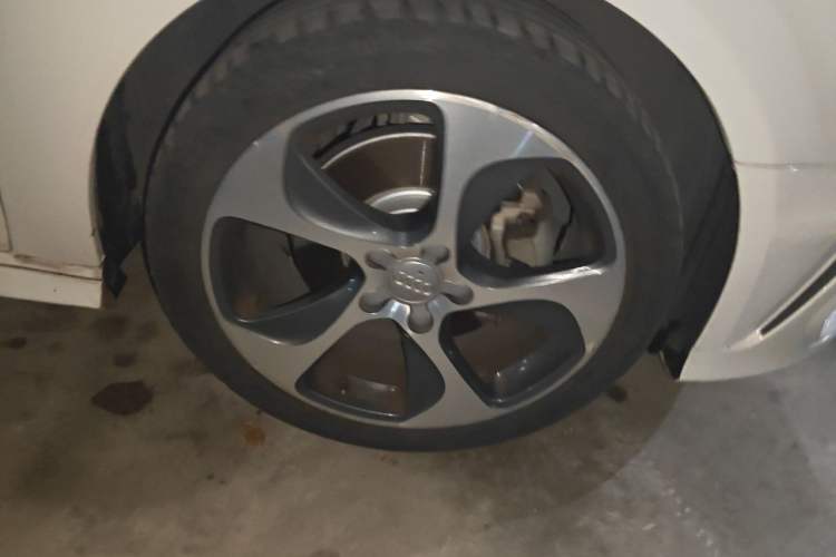 Used Audi A3 2015 Sportback 45 TFSI S line sports model Right Front Wheel Hub