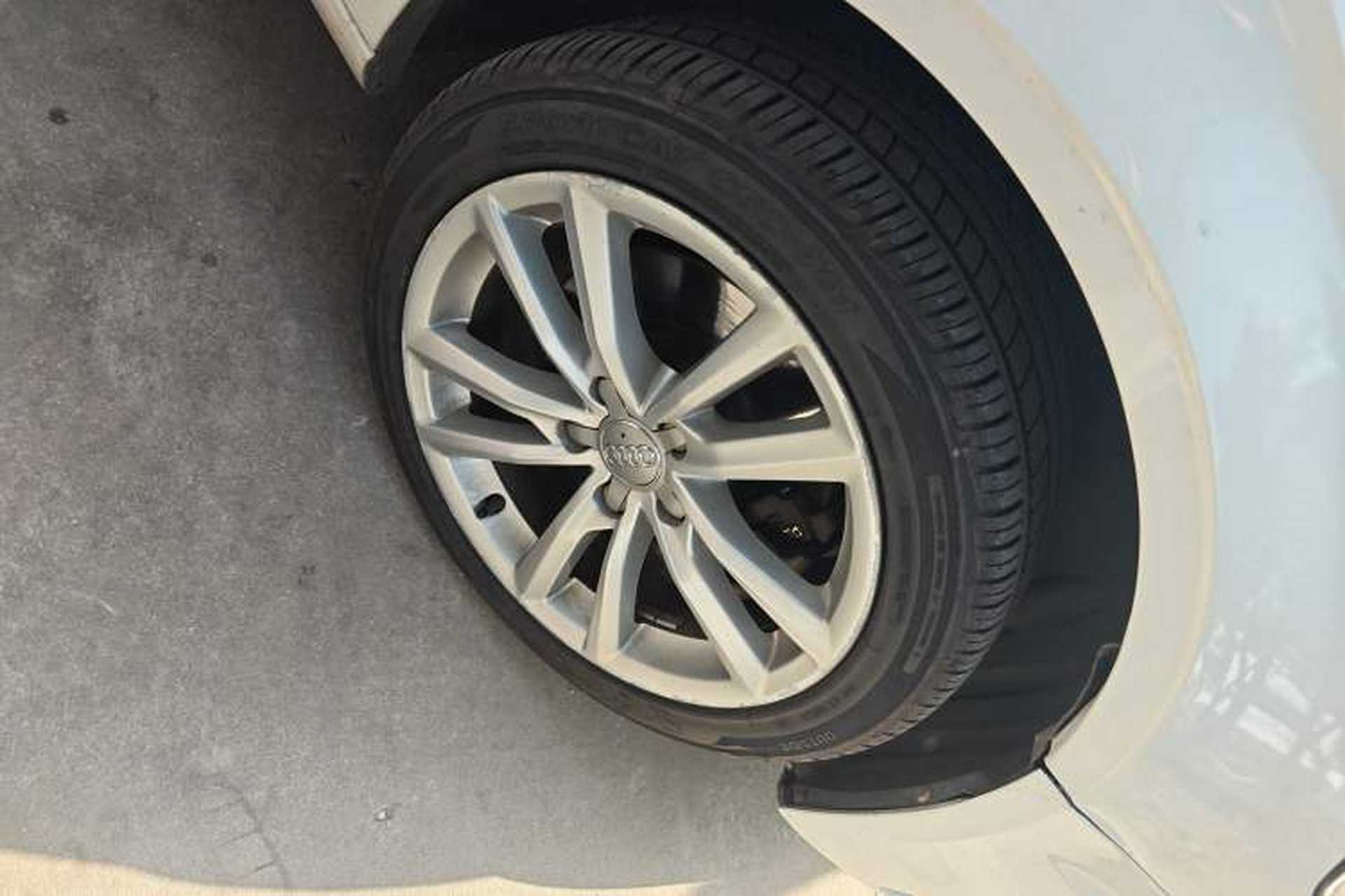 Used Audi A3 2015 Limousine 40 TFSI Automatic Comfort Model Right Front Wheel Hub