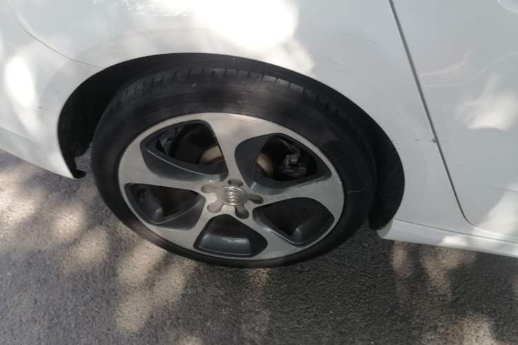 Used Audi A3 2015 Sportback 45 TFSI S line sports model Right Rear Wheel Hub