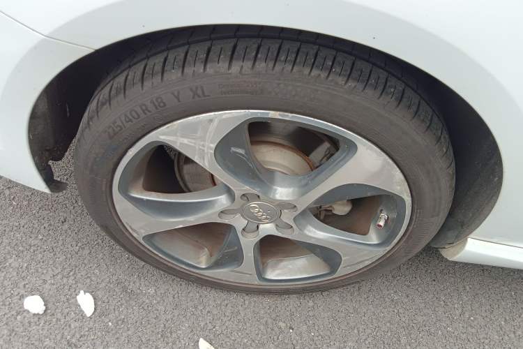 Used Audi A3 2015 Sportback 45 TFSI S line sports model Right Rear Wheel Hub