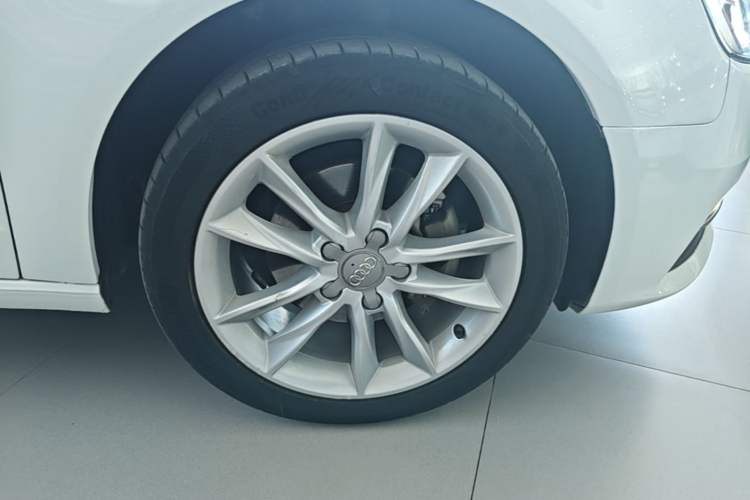 Used Audi A3 2015 Sportback 35 TFSI Millionth Anniversary Comfort Model Right Rear Wheel Hub