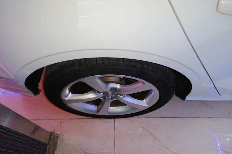 Used Audi A3 2015 Limousine 40 TFSI Automatic Luxury Model Right Rear Wheel Hub