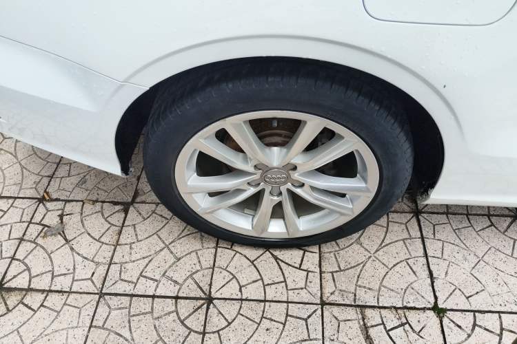 Used Audi A3 2015 Cabriolet 40 TFSI Right Rear Wheel Hub