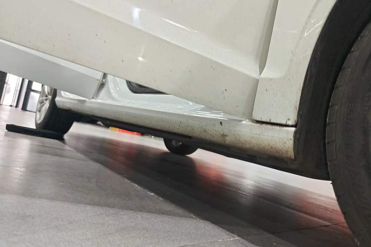 Used Audi A3 2015 Limousine 40 TFSI Automatic Comfort Model Right Side Sill