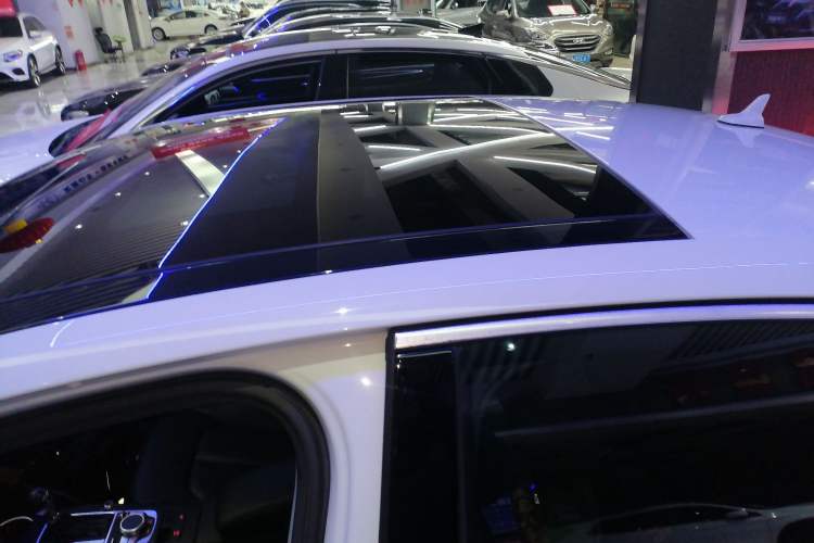 Used Audi A3 2015 Limousine 40 TFSI Automatic Luxury Model Roof