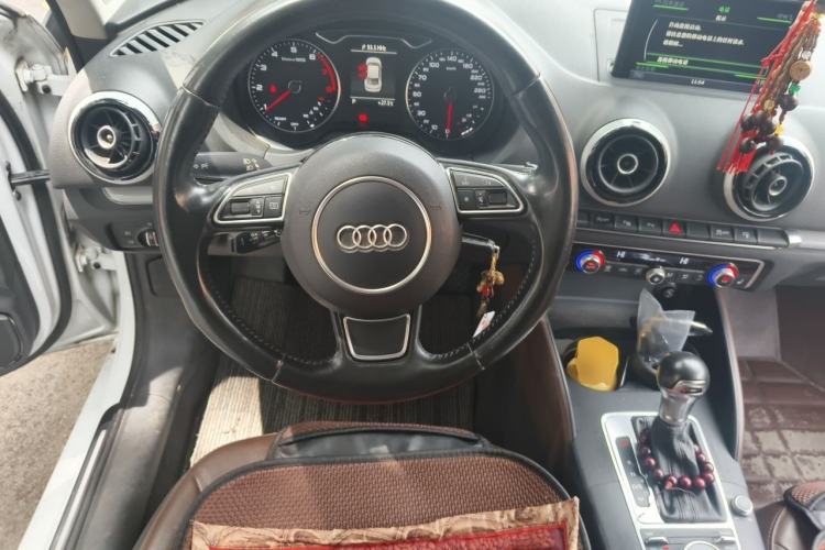 Used Audi A3 2015 Limousine 40 TFSI Automatic Comfort Model Steering Wheel
