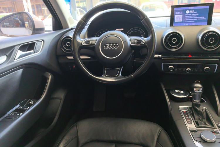 Used Audi A3 2015 Limousine 35 TFSI Millionth Anniversary Comfort Model Steering Wheel