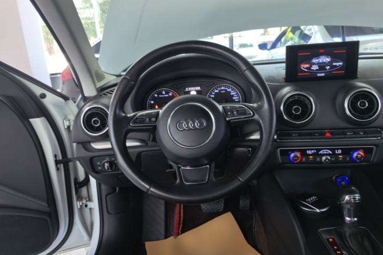 Used Audi A3 2015 Limousine 35 TFSI Millionth Anniversary Comfort Model Steering Wheel