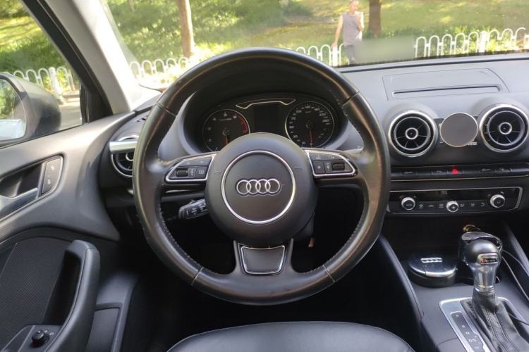 Used Audi A3 2015 Limousine 40 TFSI Automatic Comfort Model Steering Wheel