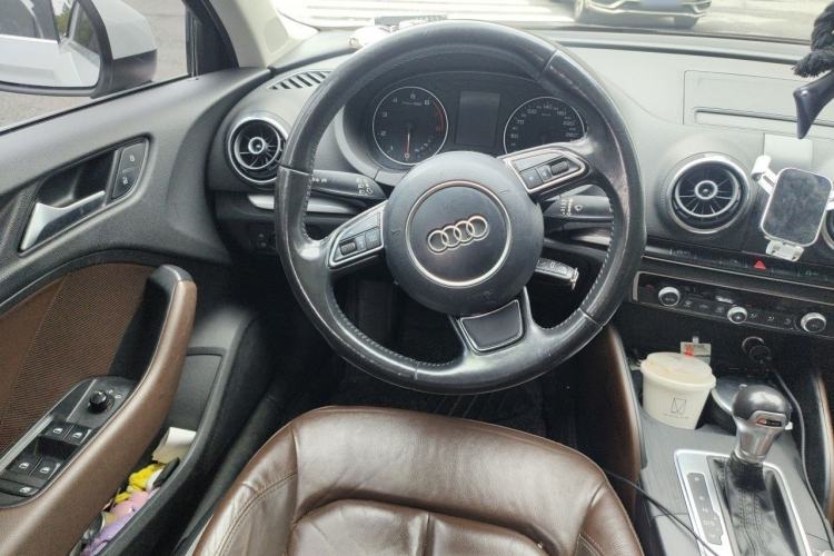 Used Audi A3 2015 Limousine 35 TFSI Millionth Anniversary Comfort Model Steering Wheel