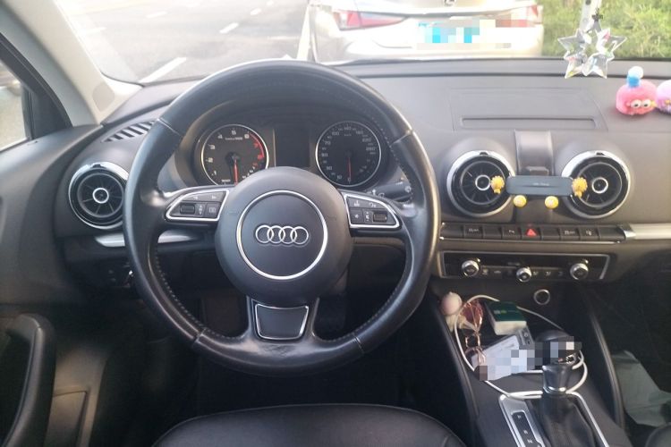 Used Audi A3 2015 Limousine 35 TFSI Millionth Anniversary Comfort Model Steering Wheel