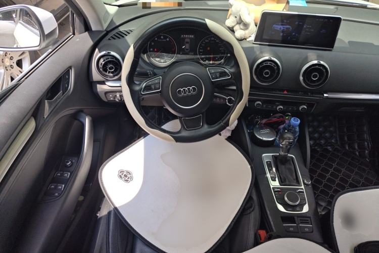 Used Audi A3 2015 Limousine 35 TFSI Millionth Anniversary Comfort Model Steering Wheel