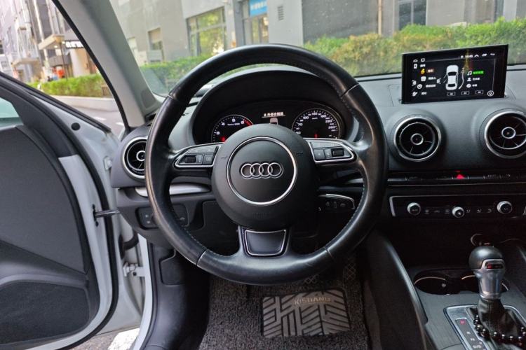 Used Audi A3 2015 Limousine 35 TFSI Millionth Anniversary Comfort Model Steering Wheel