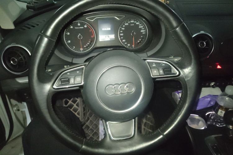 Used Audi A3 2015 Limousine 40 TFSI Automatic Comfort Model Steering Wheel