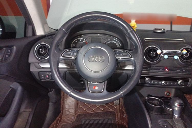 Used Audi A3 2015 Limousine 35 TFSI Millionth Anniversary Comfort Model Steering Wheel