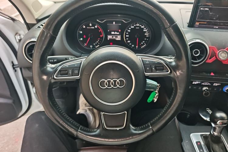 Used Audi A3 2015 Limousine 40 TFSI Automatic Comfort Model Steering Wheel