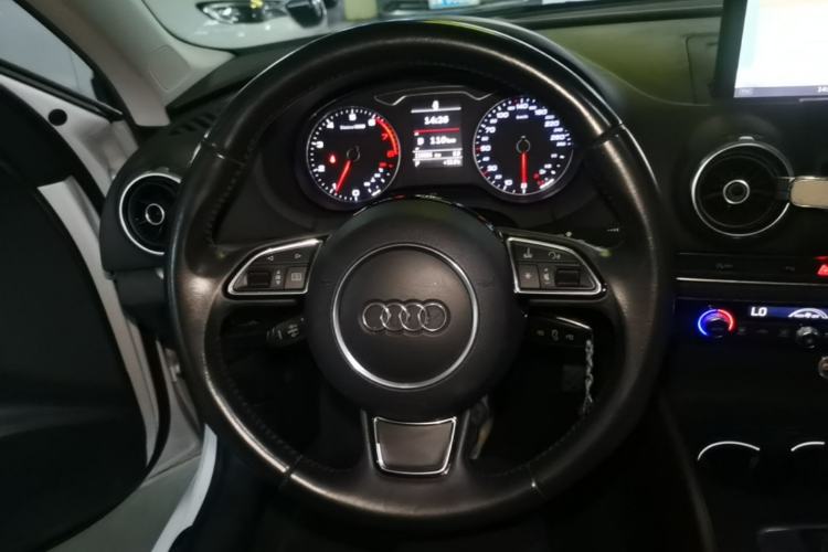 Used Audi A3 2015 Limousine 40 TFSI Automatic Comfort Model Steering Wheel