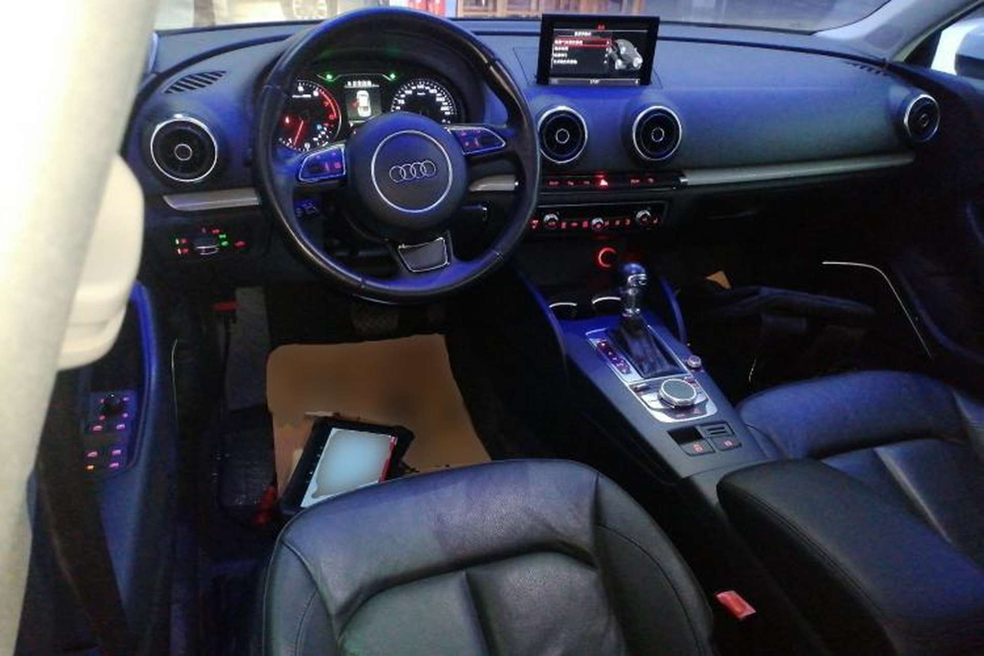 Used Audi A3 2015 Limousine 40 TFSI Automatic Luxury Model Steering Wheel