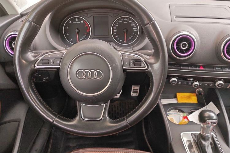 Used Audi A3 2015 Limousine 35 TFSI Millionth Anniversary Comfort Model Steering Wheel