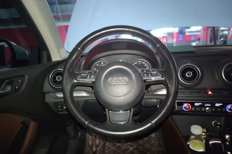 Used Audi A3 2015 Limousine 35 TFSI Millionth Anniversary Comfort Model Steering Wheel