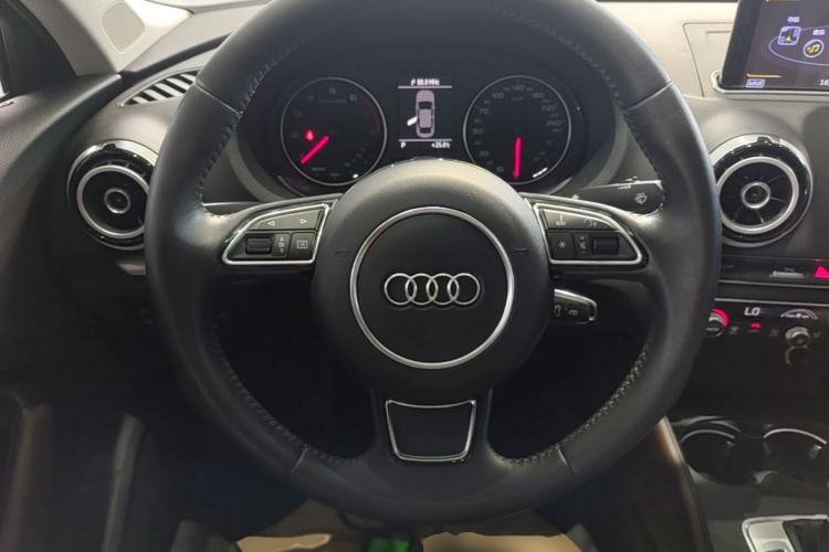 Used Audi A3 2015 Limousine 35 TFSI Millionth Anniversary Comfort Model Steering Wheel