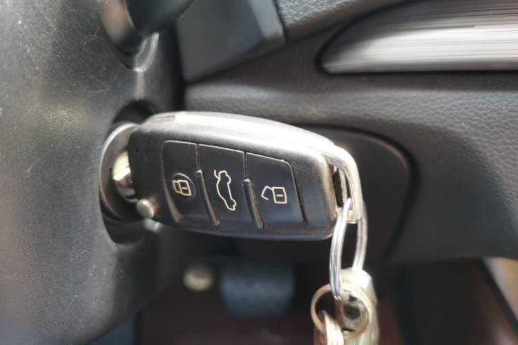 Used Audi A3 2015 Limousine 40 TFSI Automatic Comfort Model Vehicle Key