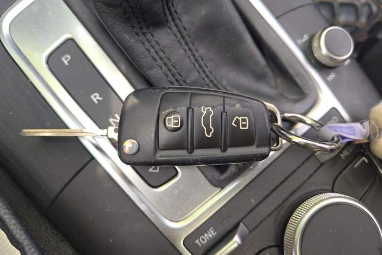 Used Audi A3 2015 Limousine 35 TFSI Millionth Anniversary Comfort Model Vehicle Key