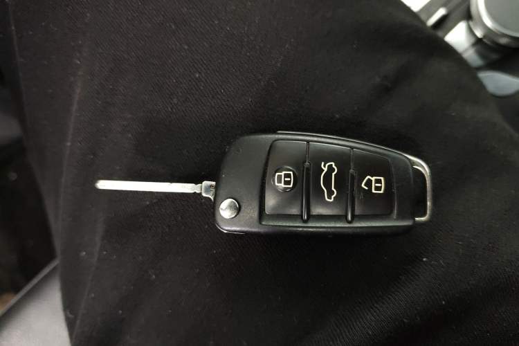 Used Audi A3 2015 Cabriolet 40 TFSI Vehicle Key