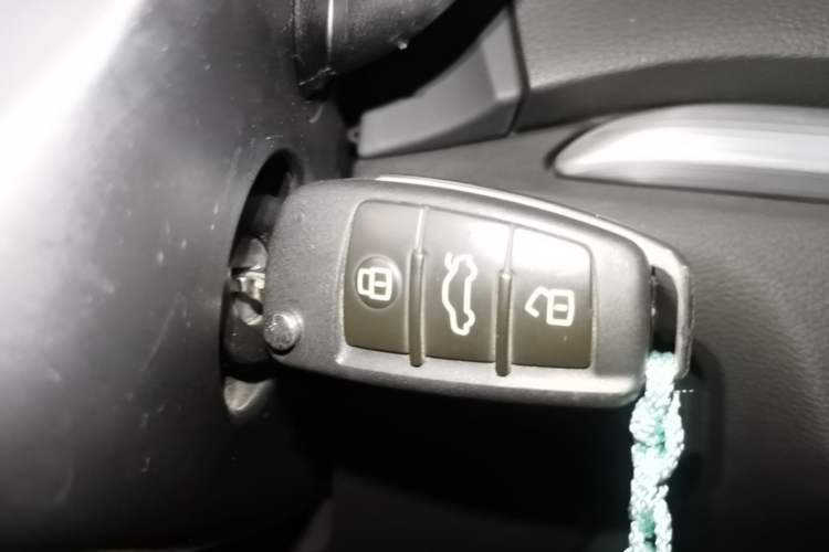 Used Audi A3 2015 Limousine 40 TFSI Automatic Comfort Model Vehicle Key