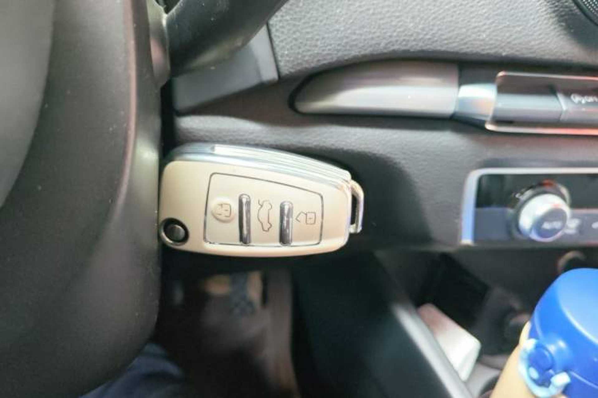 Used Audi A3 2015 Limousine 40 TFSI Automatic Comfort Model Vehicle Key