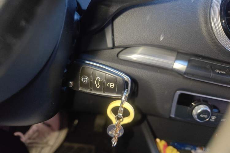 Used Audi A3 2015 Limousine 35 TFSI Millionth Anniversary Comfort Model Vehicle Key