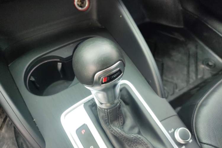 Used Audi A3 2015 Limousine 35 TFSI Millionth Anniversary Comfort Model Gear Lever