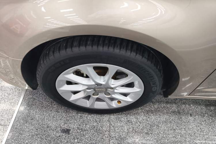 Used Audi A3 2015 Sportback 35 TFSI Millionth Anniversary Intelligent Leading Model Left Front Wheel Hub