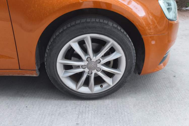 Used Audi A3 2015 Sportback 35 TFSI Millionth Anniversary Comfort Model Right Front Wheel Hub
