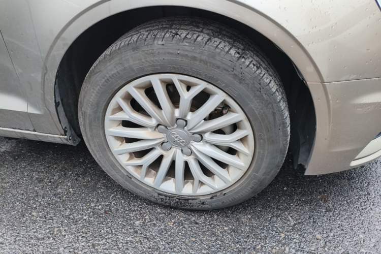 Used Audi A3 2015 Limousine 35 TFSI Millionth Anniversary Intelligent Leading Model Right Front Wheel Hub