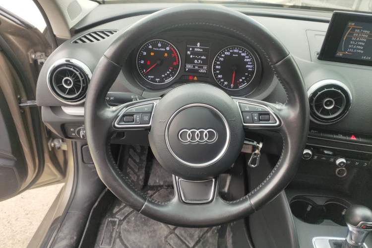 Used Audi A3 2015 Limousine 35 TFSI Millionth Anniversary Comfort Model Steering Wheel