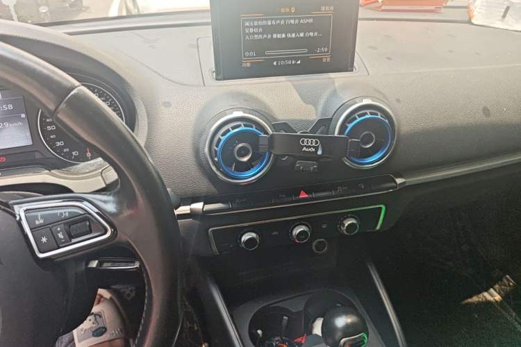 Used Audi A3 2016 Sportback 35 TFSI Ambition Audio And AC Panel