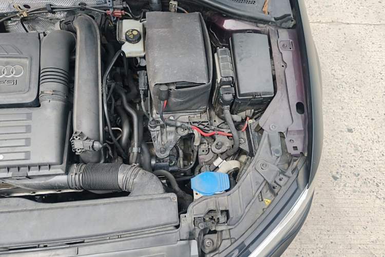 Used Audi A3 2016 Limousine 35 TFSI Ambition Edition Engine Bay Left