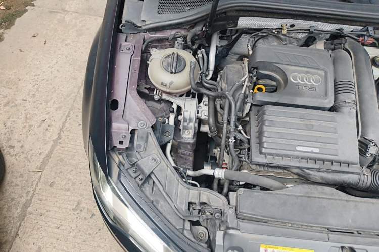 Used Audi A3 2016 Limousine 35 TFSI Ambition Edition Engine Bay Right