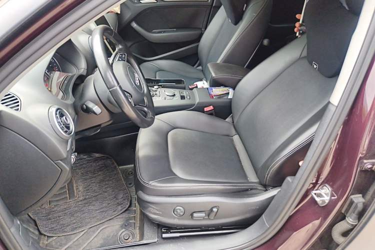 Used Audi A3 2016 Limousine 35 TFSI Ambition Edition Left Front Seat