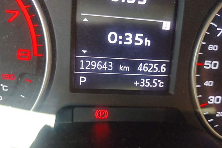 Used Audi A3 2016 Limousine 35 TFSI Ambition Edition Odometer Close Up