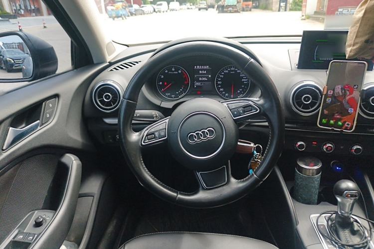 Used Audi A3 2016 Limousine 35 TFSI Ambition Edition Steering Wheel