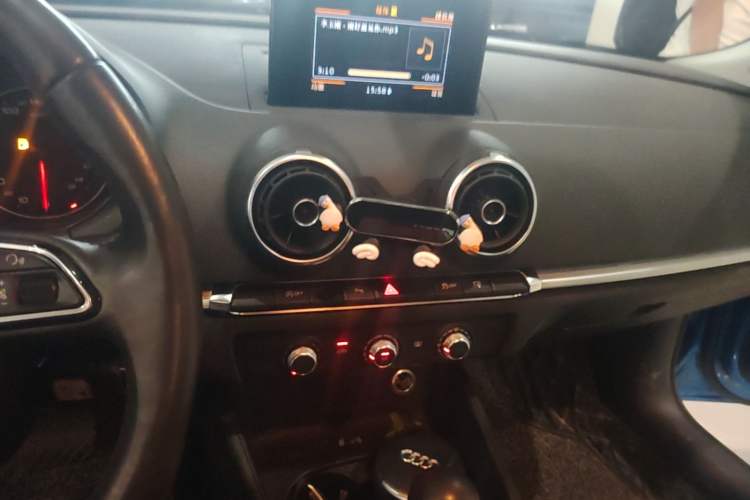 Used Audi A3 2016 Sportback 35 TFSI Ambition Audio And AC Panel
