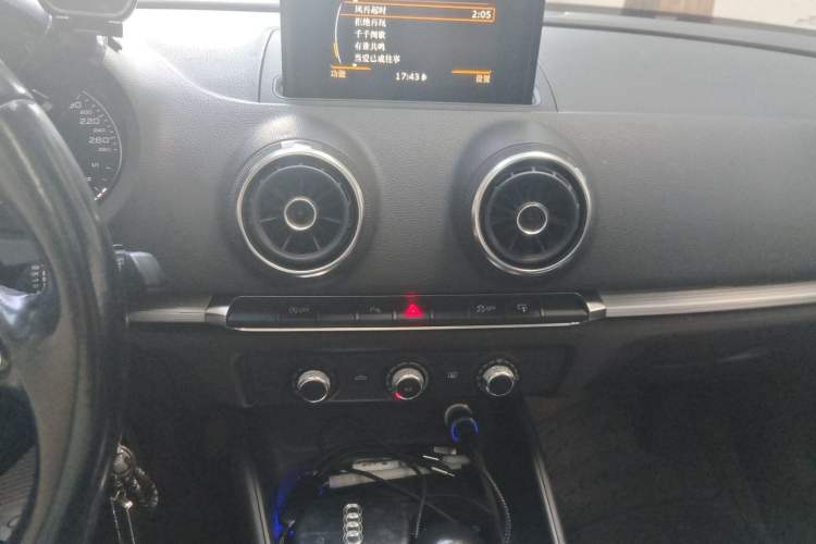 Used Audi A3 2016 Sportback 35 TFSI Ambition Audio And AC Panel