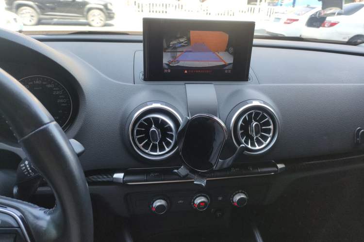 Used Audi A3 2016 Limousine 35 TFSI Prestige Edition Audio And AC Panel