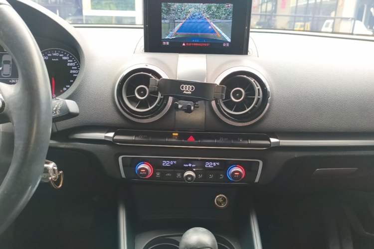 Used Audi A3 2016 Sportback 35 TFSI Style Edition Audio And AC Panel