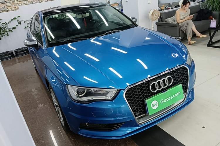 Used Audi A3 2016 Limousine 35 TFSI Style Edition Front Right 45 Deg